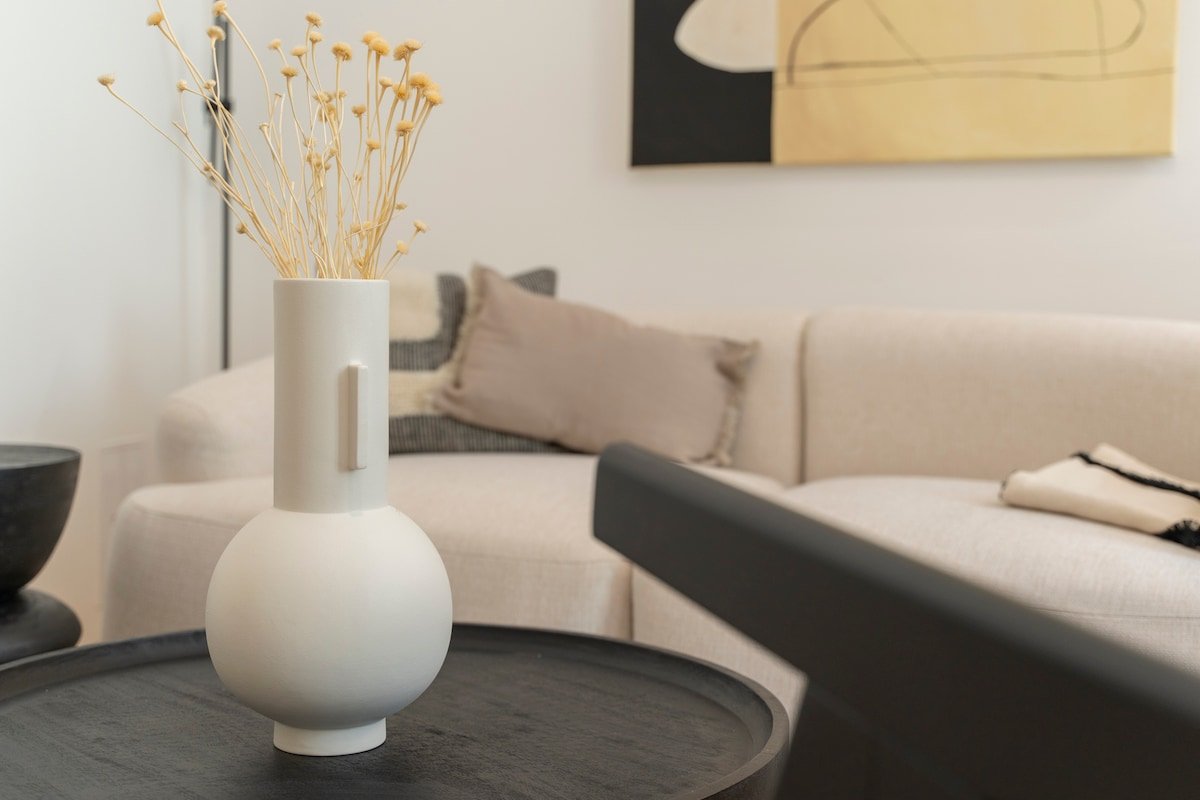 josef’s home | Deluxe Apartment in Ideal Location gallery image 4