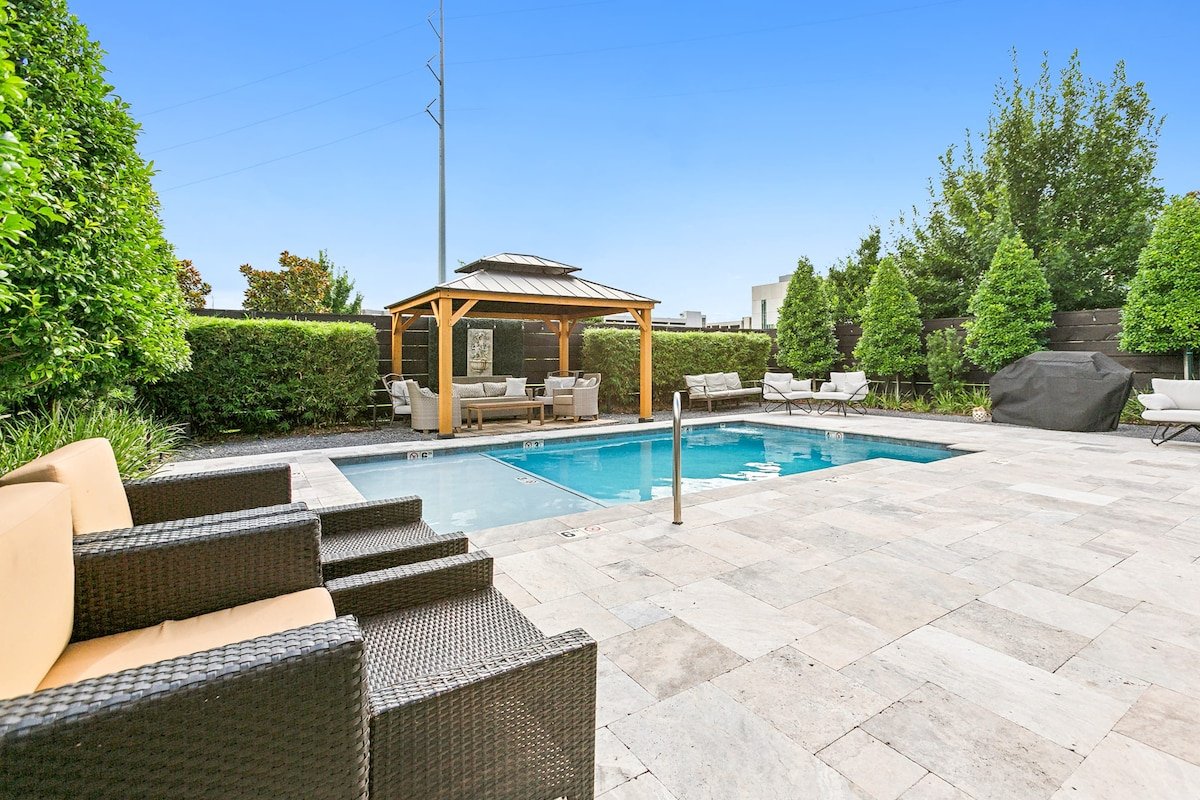 The Orleans House | One of a Kind Historic Landmark w POOL near FQ gallery image 4