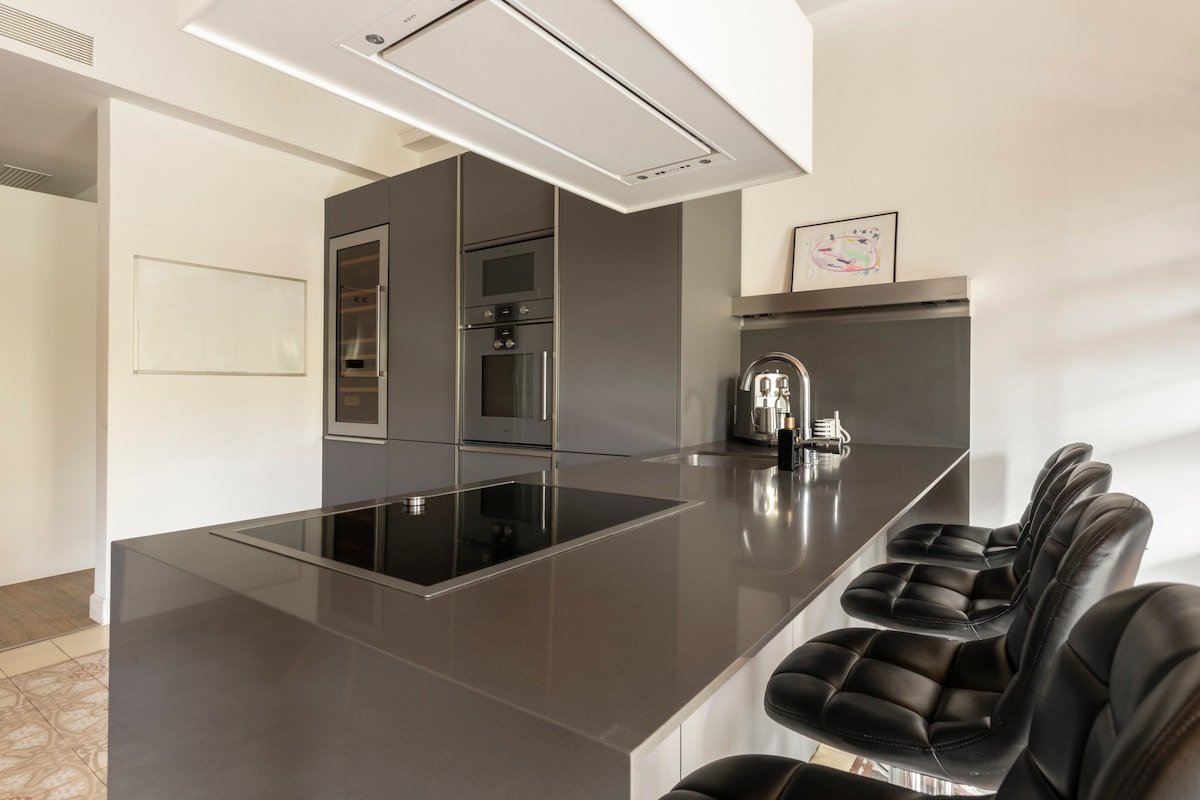 Luxury 3-bed/3-bath Paseig de Gracia (long stays) gallery image 5