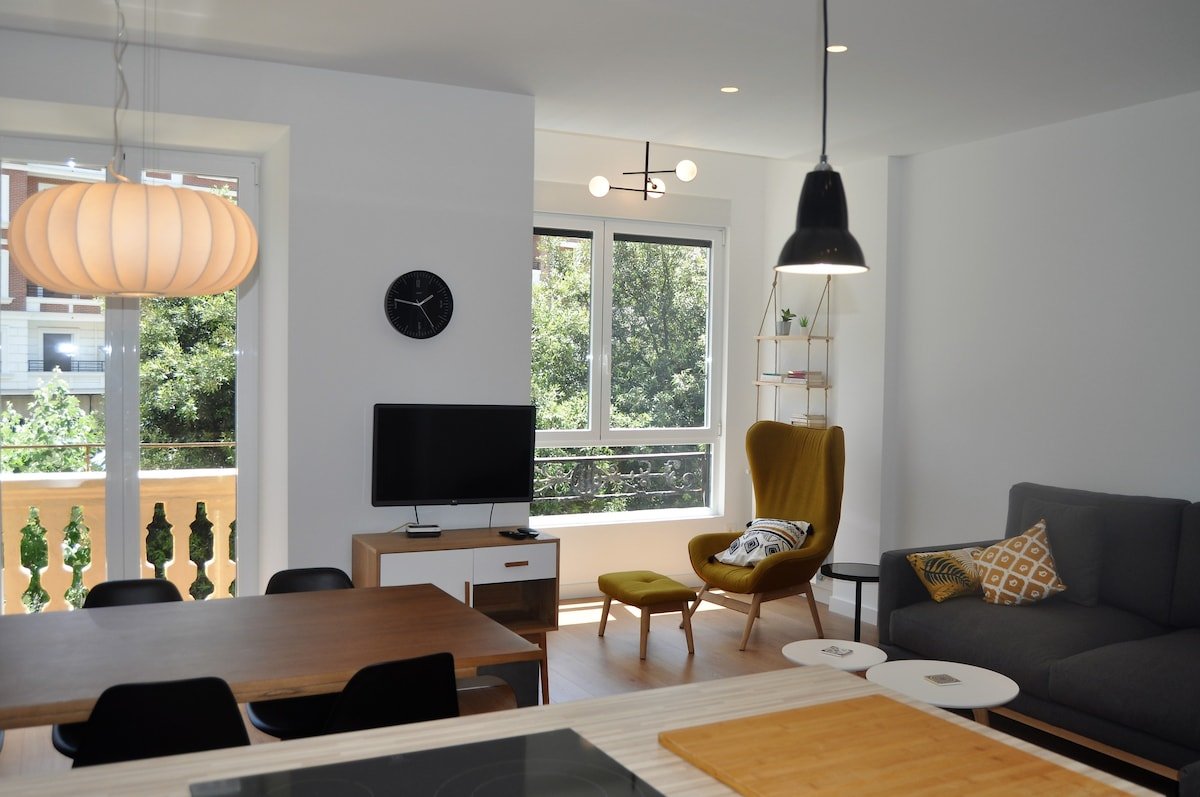 Chic apartment in Donostia gallery image 2
