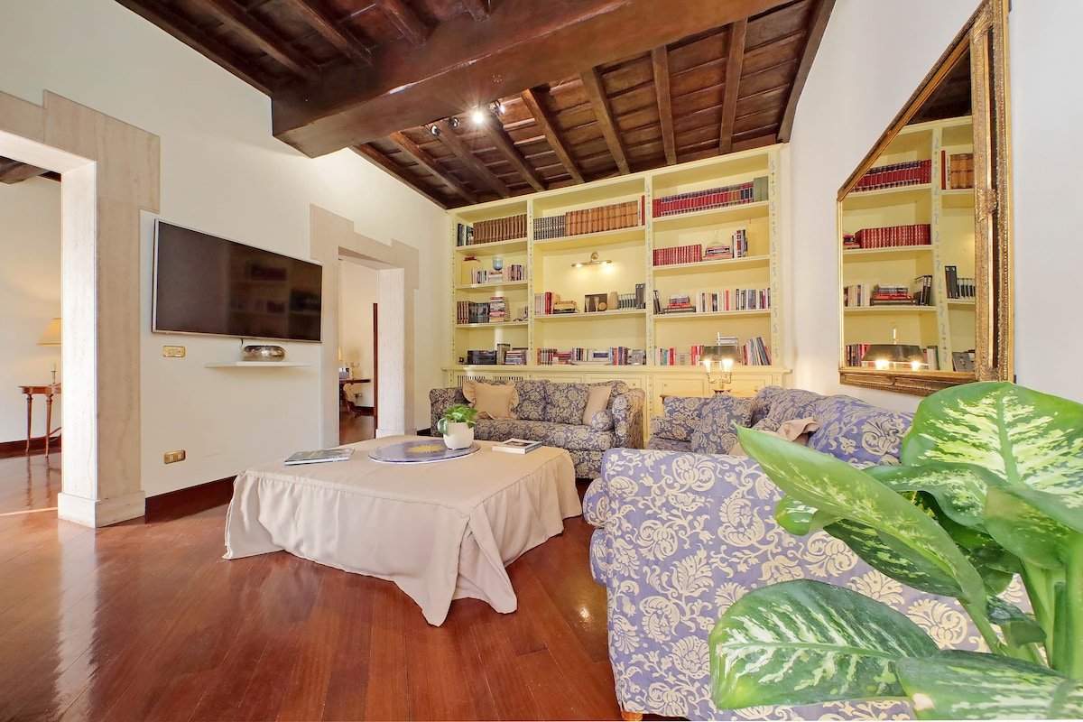 Piazza Navona Balcony by Luxury Getaways gallery image 5