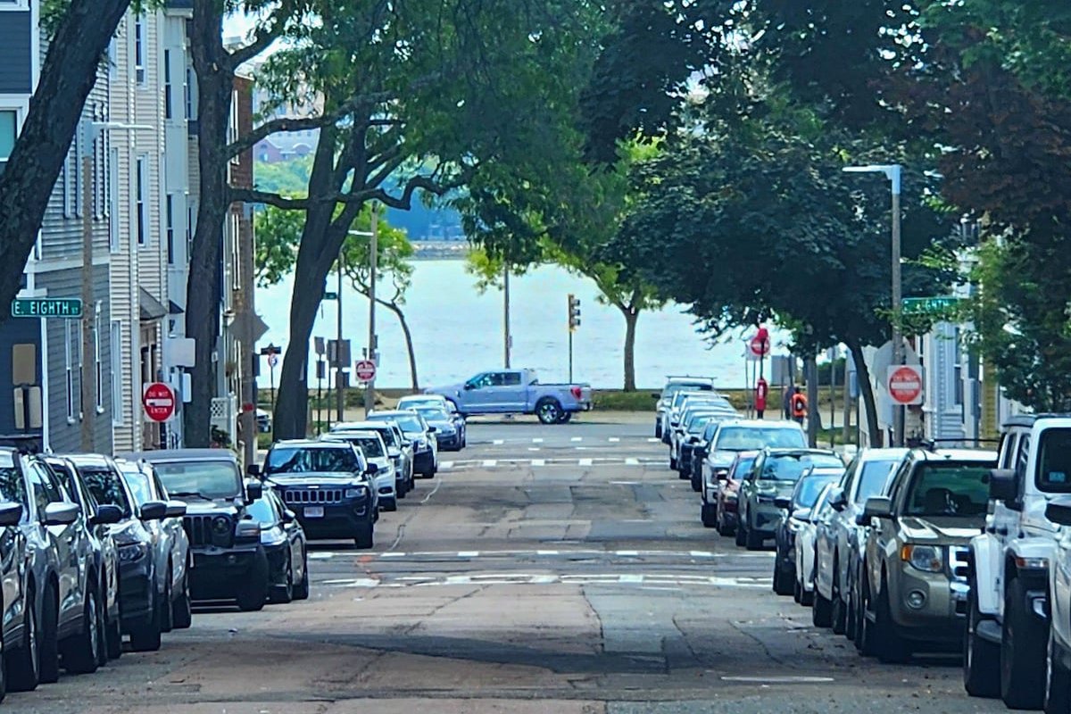 Luxe 2 level Apt nr Seaport/Convention Centre BCEC gallery image 3