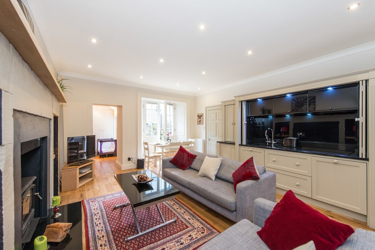 York Place, city centre, Apartment with Parking gallery image 2