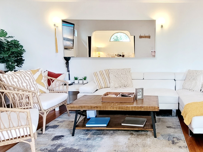 Home in Venice Beach, Family-Friendly, Hot Tub!