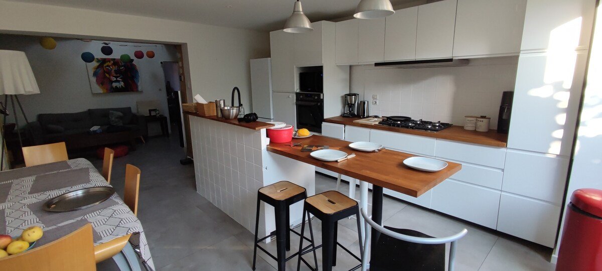 min 2 nuits/180 M2/gare/tram/Clim/Filet/fibre gallery image 2