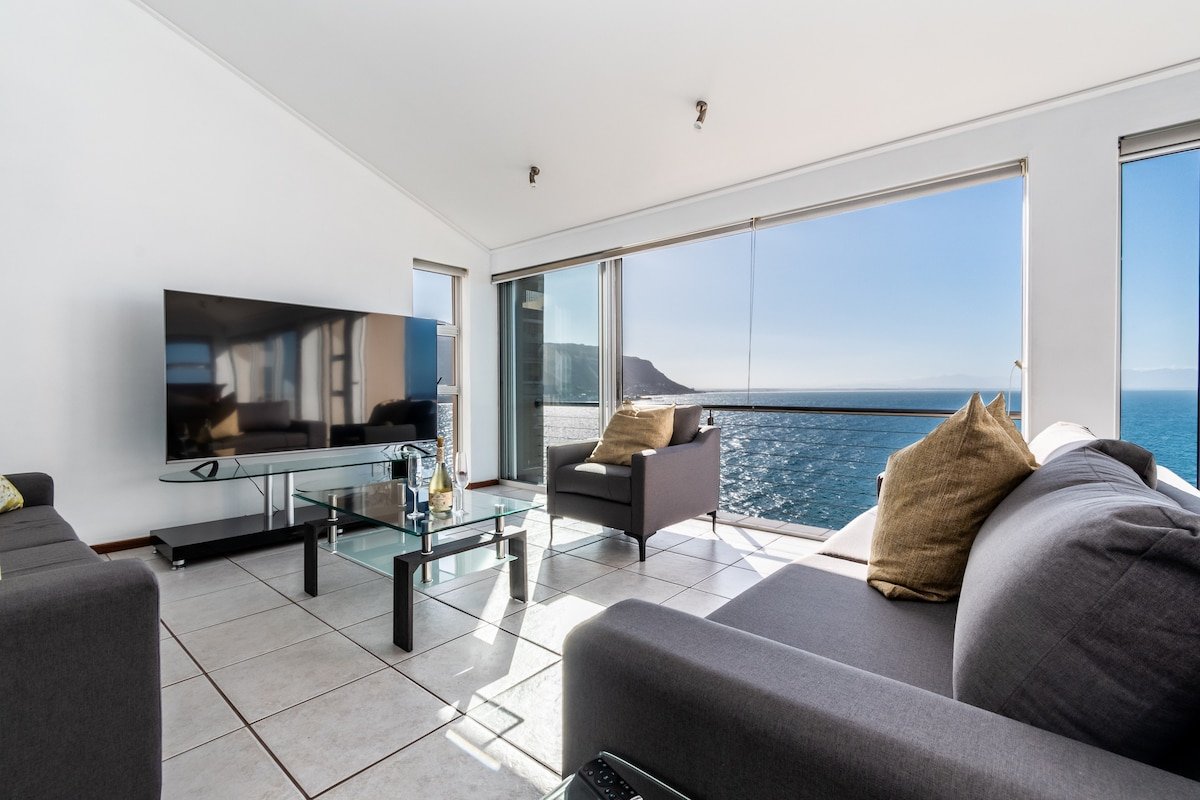 Stunning Ocean View and Sound gallery image 3