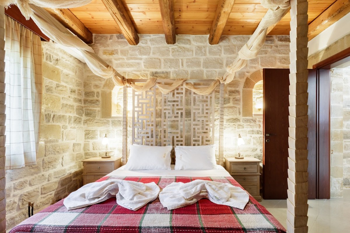 Hectoras Villa in Plaka gallery image 3