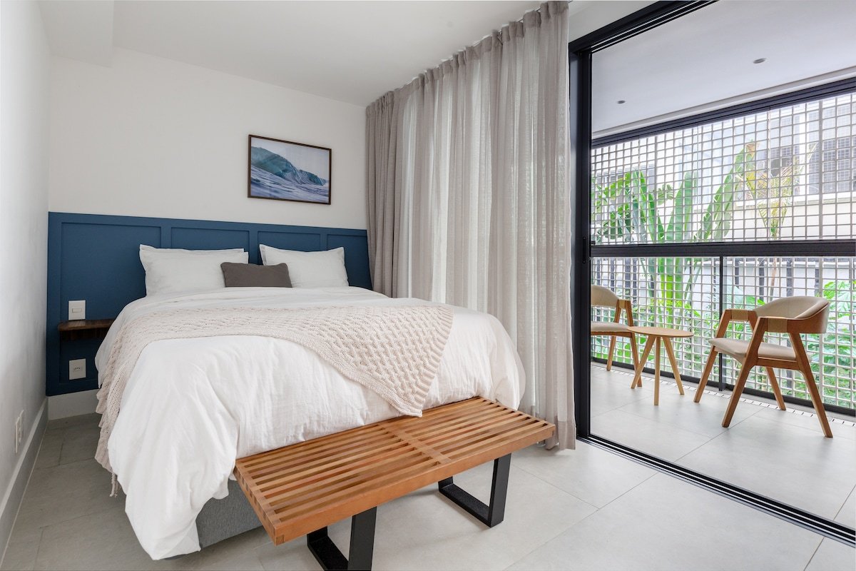 Oceanfront building: your cozy home on the beach! gallery image 5