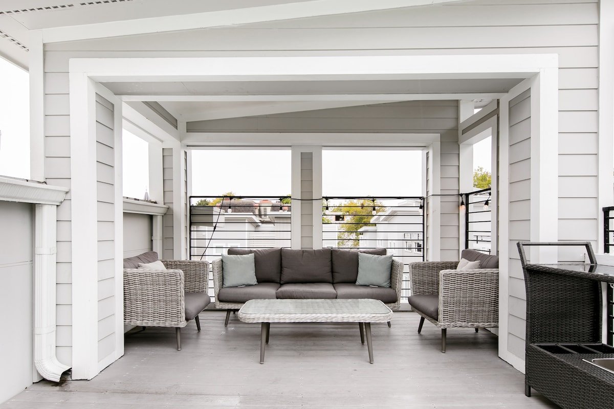 Head to the Bridgestone Arena from a New Townhouse gallery image 2