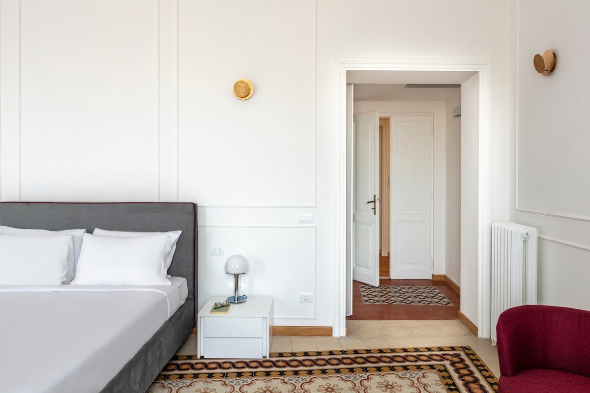 SJR Luxury Apartment Trevi Fountain B gallery image 3