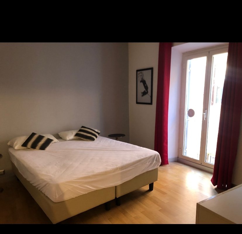 When in Rhome- city centre cozy apartment gallery image 4