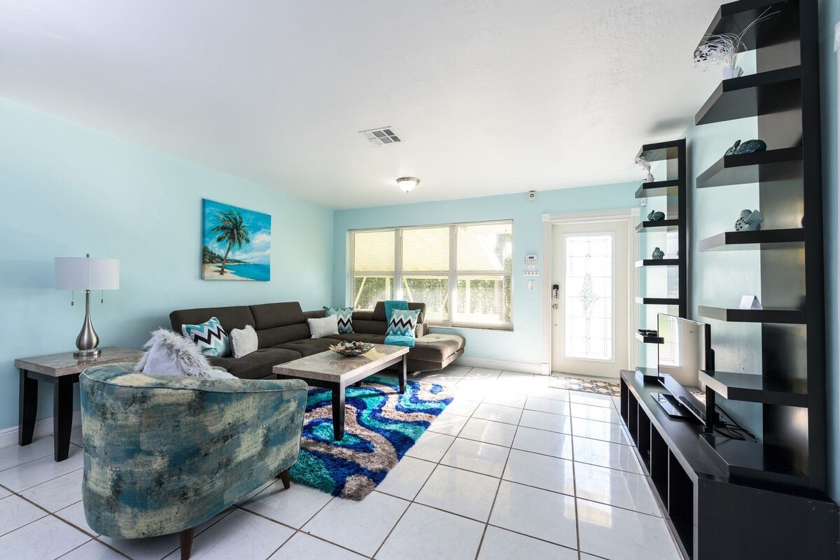 Large Pool Villa 5Br/3 bth sleeps 16+/BEACH/BBQ gallery image 5