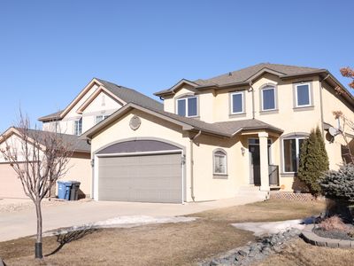 Relaxing 4BR Escape | BBQ, Trails, Big TV & More