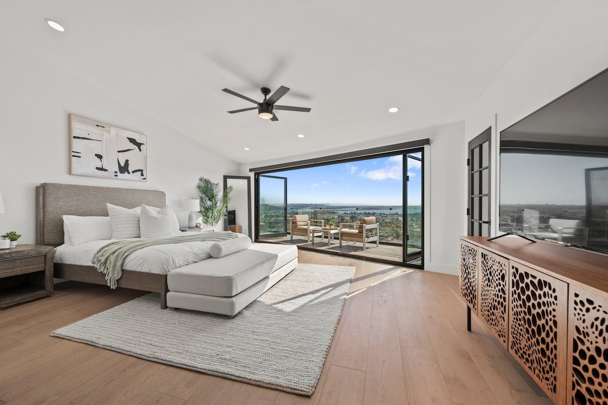 Brand New Luxury Villa | Breathtaking Water Views gallery image 5