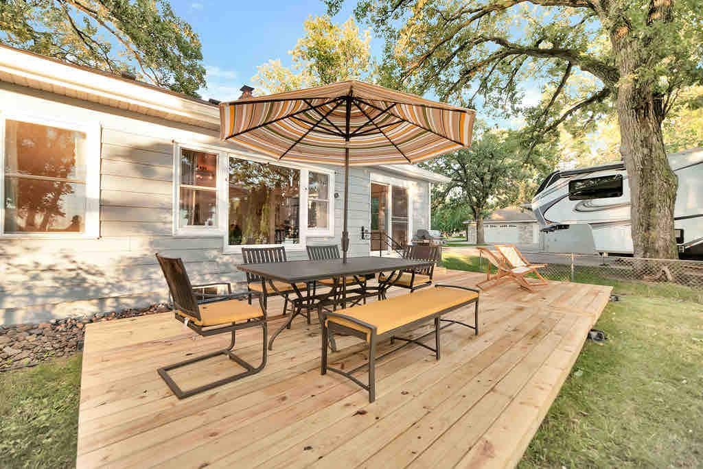 3 BR on Lake with Sunset Views, Lake Toys and Dock gallery image 4