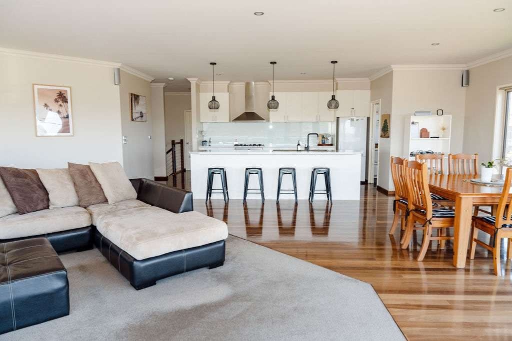 12 Apostles Beach House; with ocean & valley views gallery image 5