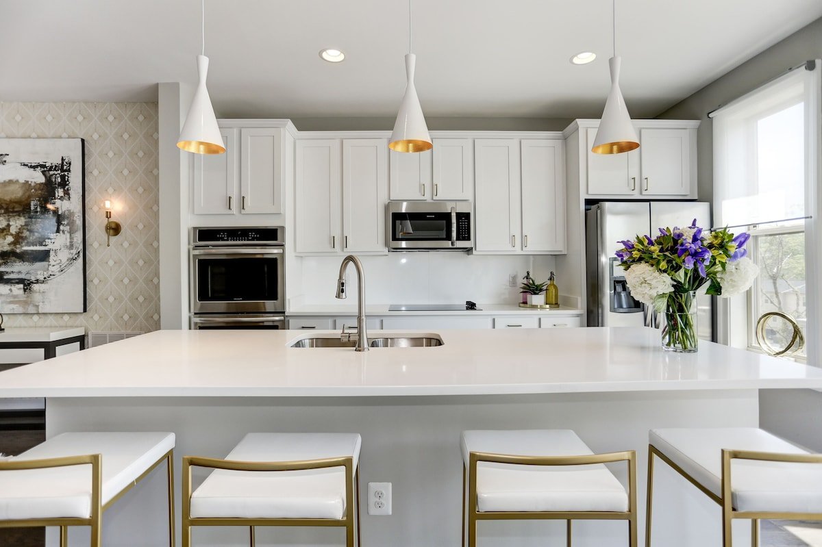 Lux Urban Retreat★Easy access to it all!★Fast WIFI gallery image 3