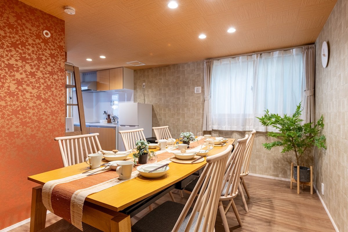 ラグジュアリーな内装/キングベッド /116㎡/新宿、渋谷へのアクセス良し/風呂トイレ3つ! gallery image 3