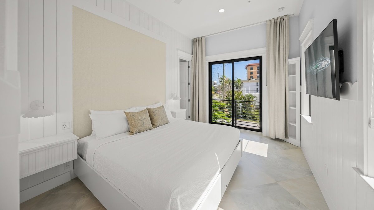 New-Endless Amenities-Unmatched Rooftop & Views gallery image 5