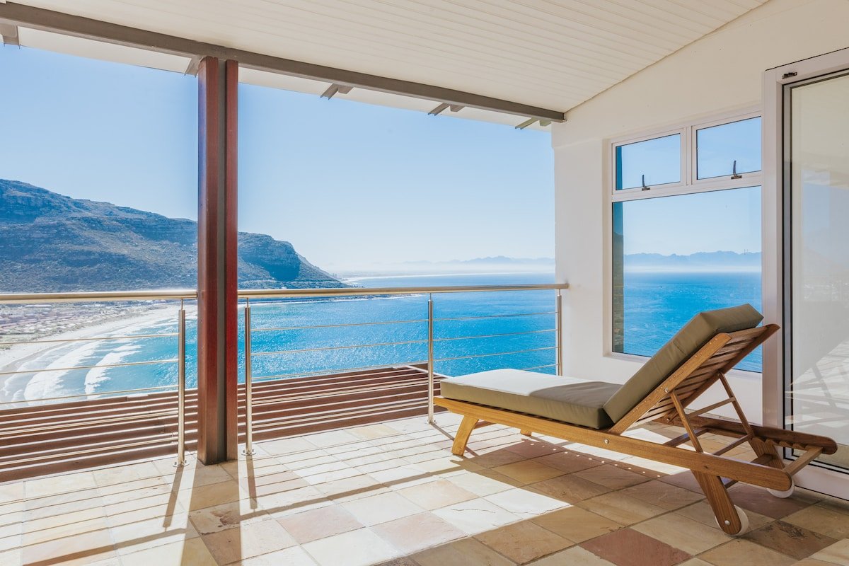 Ocean Song | Seafront Escape with Epic Views! gallery image 2