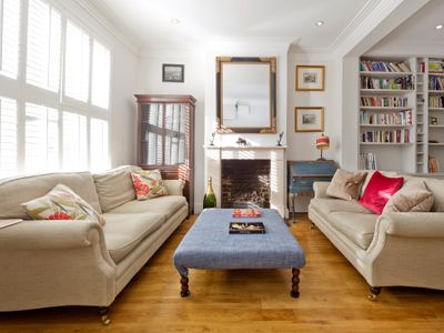 Large 4-Bed House with a Garden, Fulham