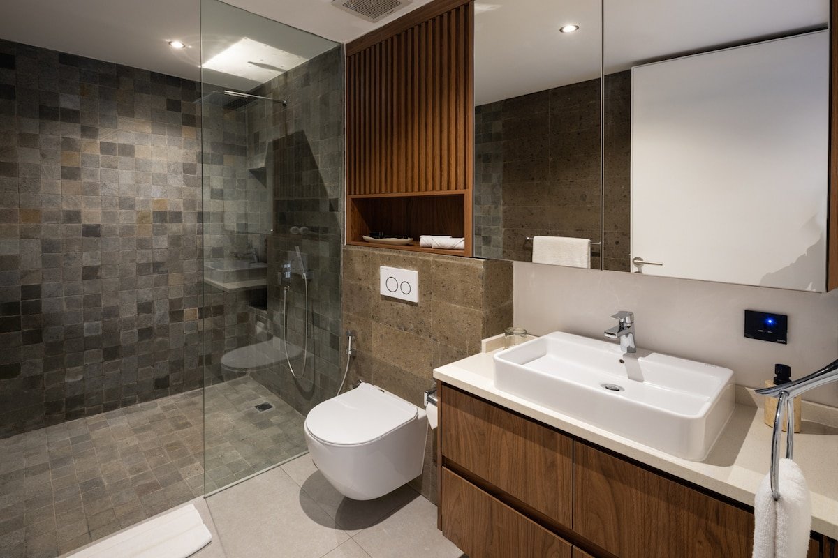 Villa Serenity: Loft, Shared Sauna & Ice Bath gallery image 3