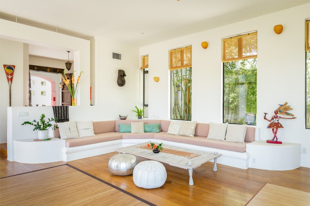 Serene Topanga Mountain Retreat gallery image 4