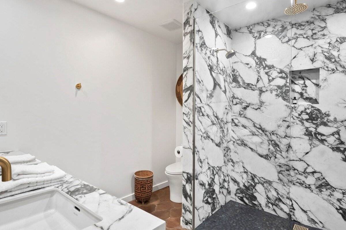 Pool – Jacuzzi – Fire pit – Downtown palm spring gallery image 2