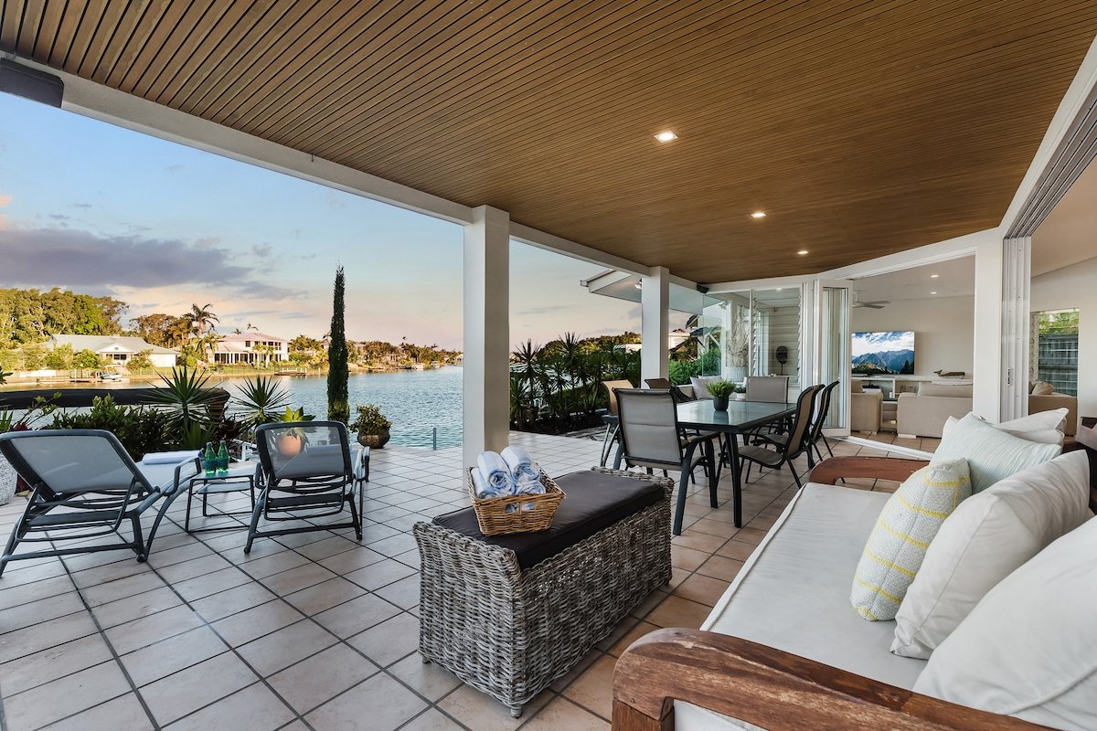 Classic Canal Oasis with Pool gallery image 2