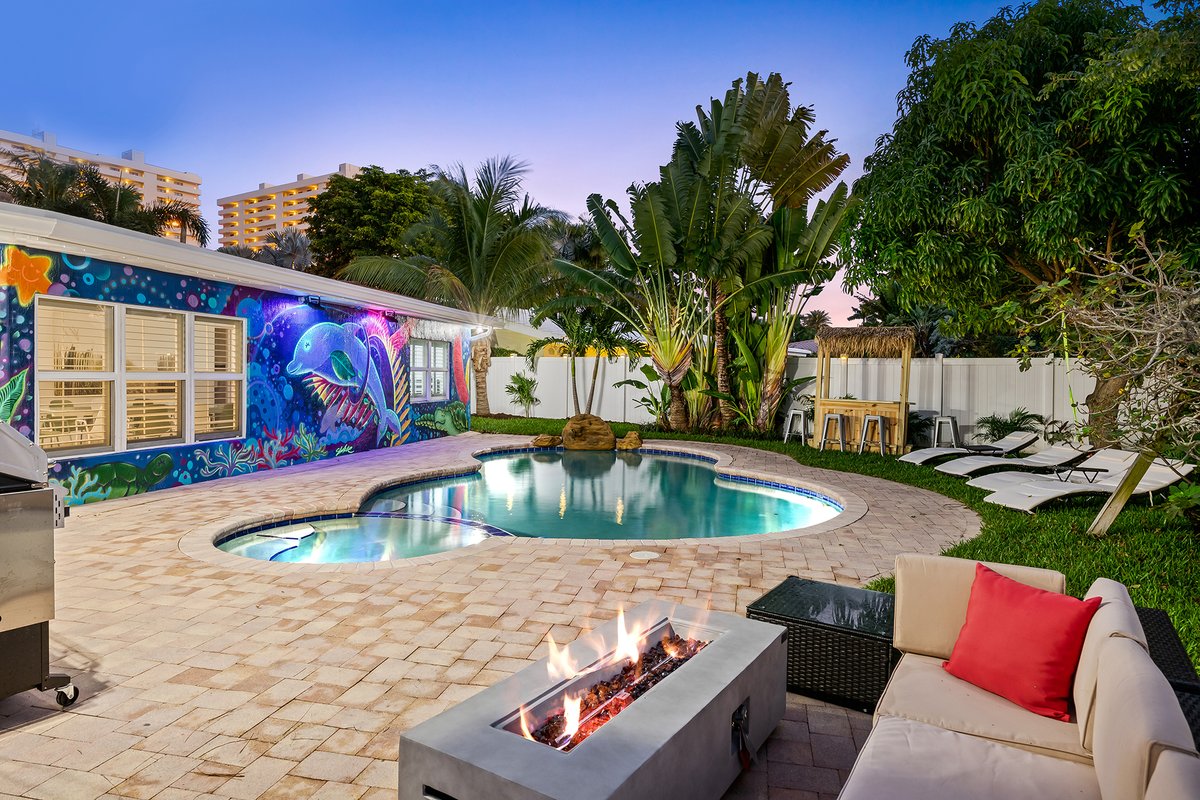 Entire Lux Home ~ Heated Pool ~ 5 min walk to beach ~ Game Room ~ Bikes