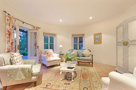 Photo 5 of Welgelee Constantia accommodation in Constantia, Cape Town with 4 bedrooms and 4 bathrooms