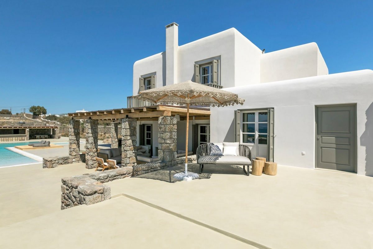 “Delphine” by Aqualiving Villas gallery image 5