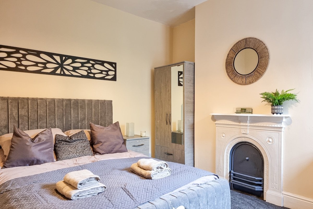 Spacious 5BR Home in Leafy Withington gallery image 5