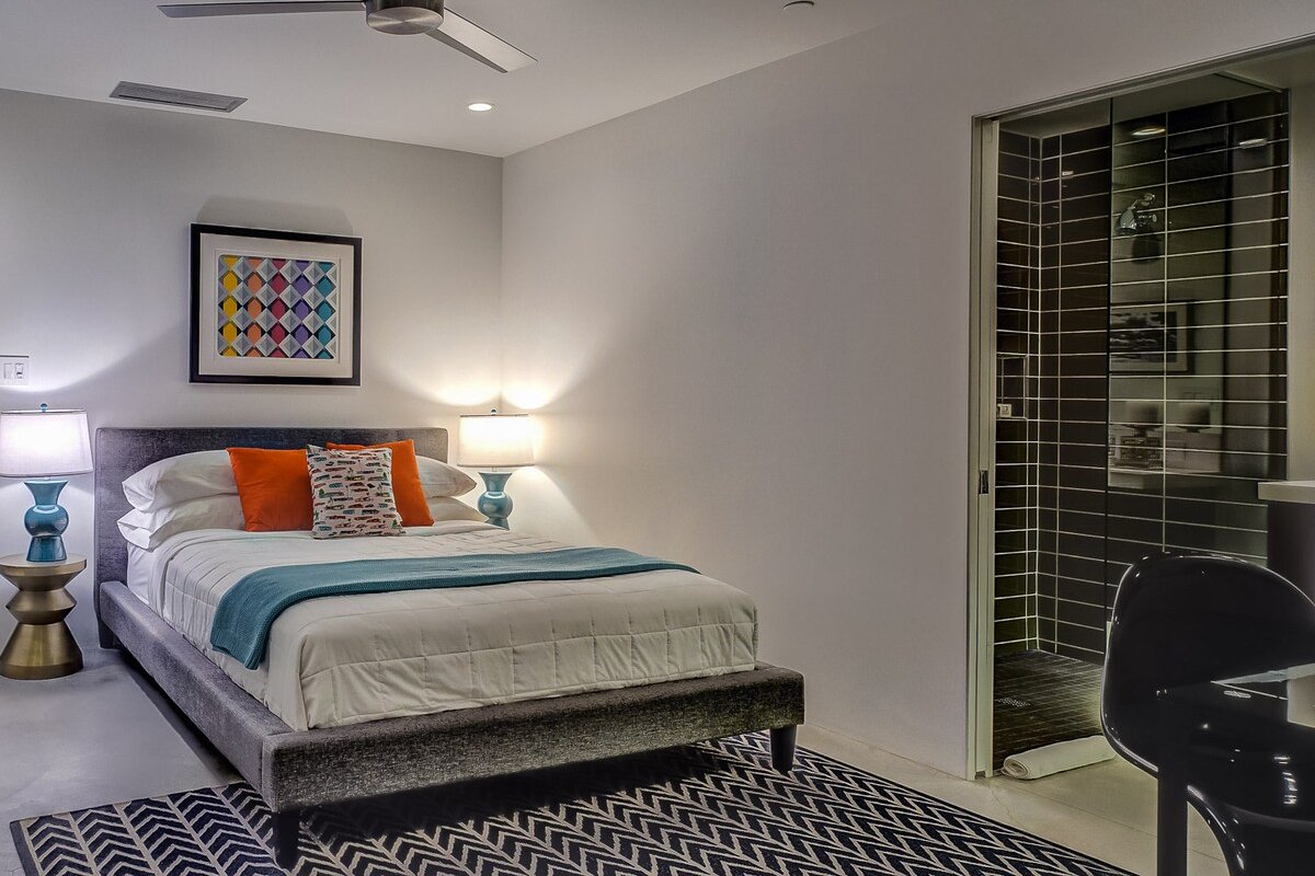 Palms at Park Villa • Pool, Spa & 5 En Suites gallery image 3