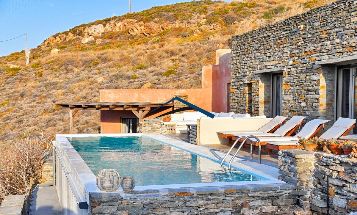 The “Charming Waterfront Retreat” near Otzia gallery image 3