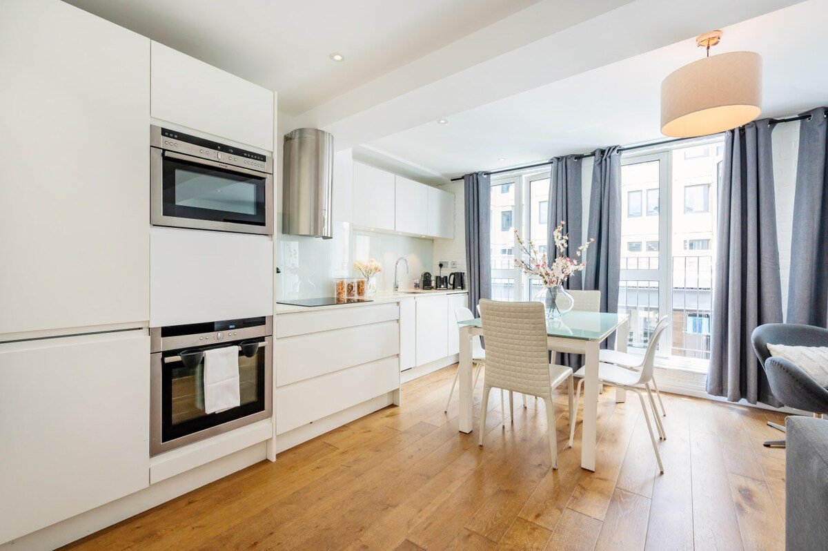 Splendid 2 Bedroom in Covent Garden gallery image 3