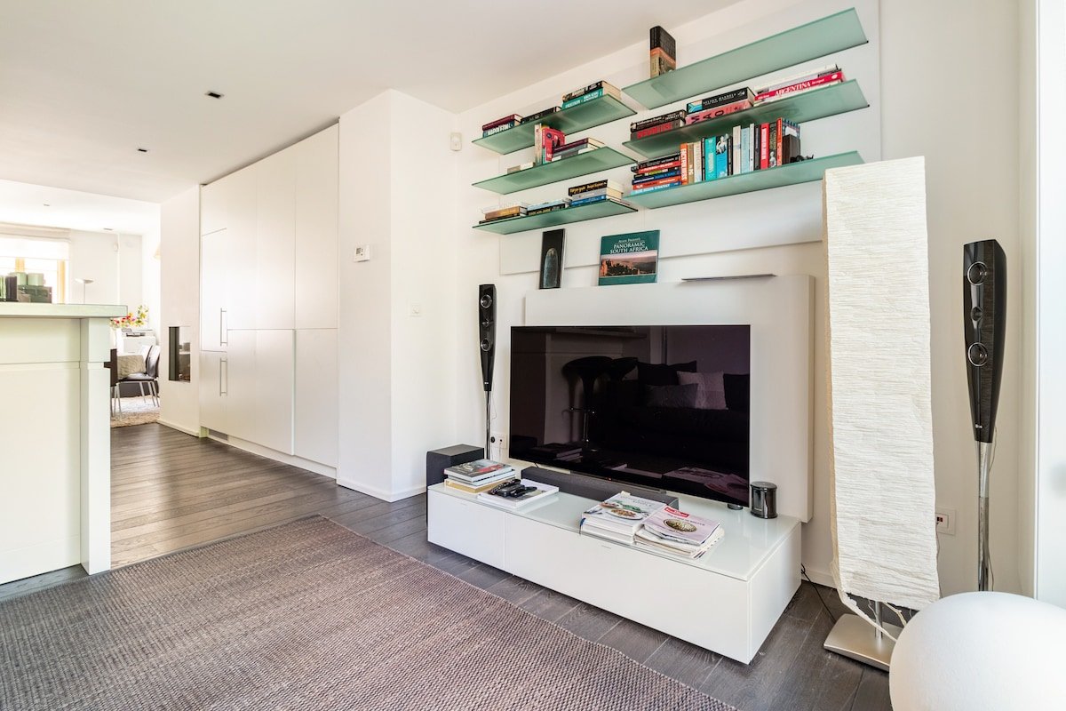 Luxury Duplex close to City Center – Quiet, Modern gallery image 4