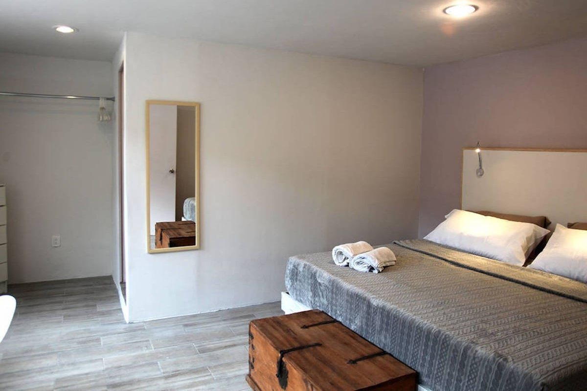 4 apartments in la Condesa for up to 26 people gallery image 4