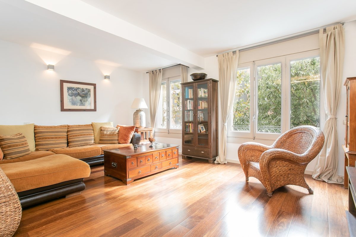 Spacious & Centric 3BR Arc de Triomf/AC/Wifi gallery image 2