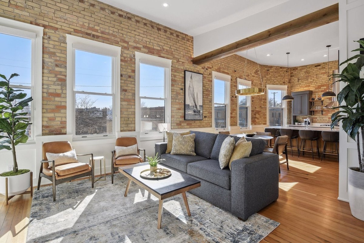 The Banker’s Suite on 2nd St by Hotel Excelsior gallery image 2