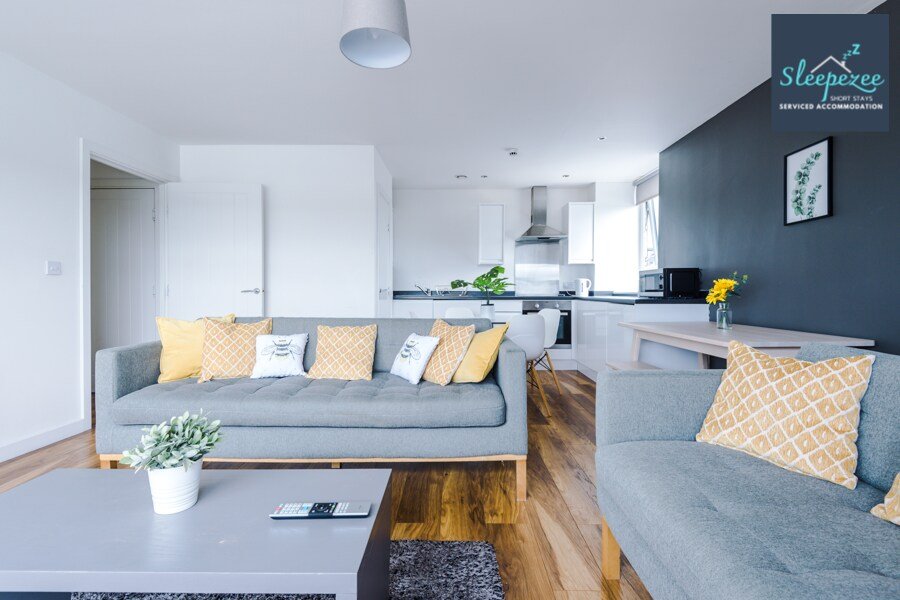 Spacious & bright two bedroom apartment gallery image 4