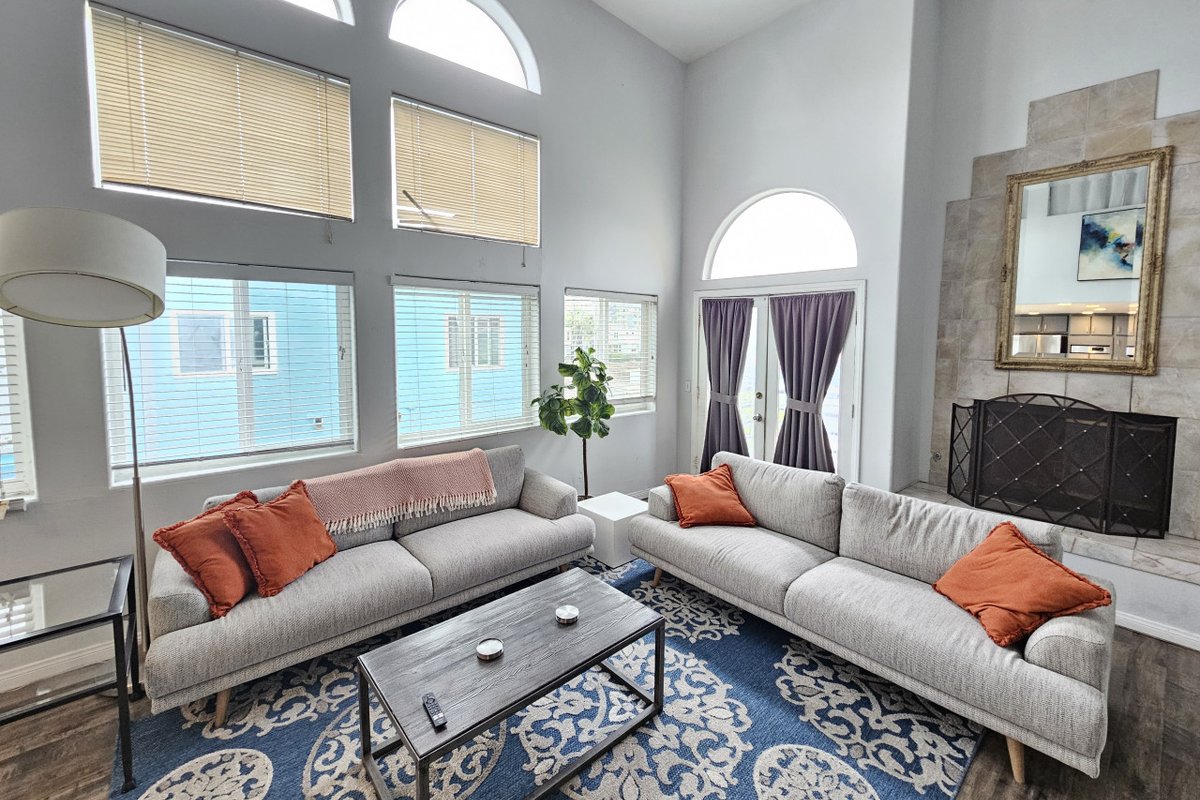 4 Bed 4Bath MDR/Venice Beach Penthouse A+ Location