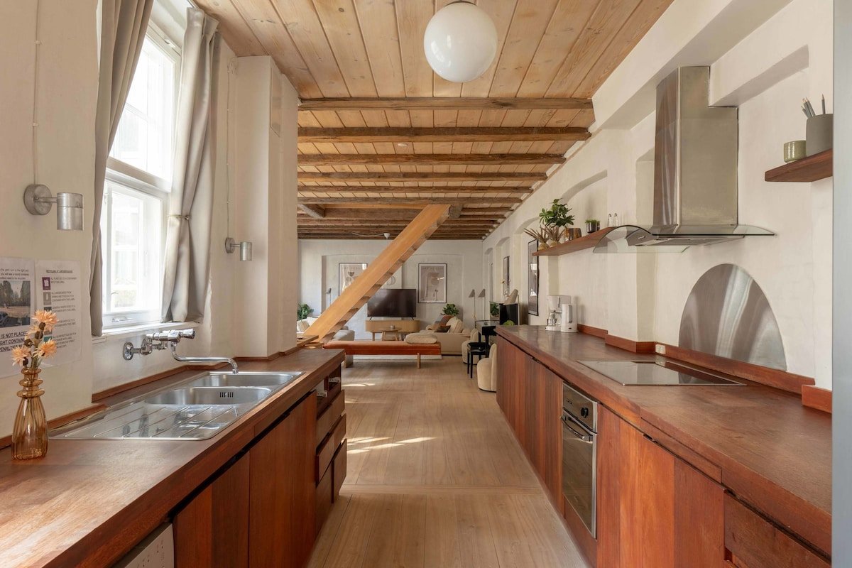 Charming 4BR Duplex in Nørrebro gallery image 5