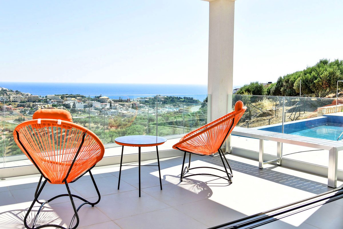 Villa Kallia, 3 BD, 3 BA, private pool, sea views!