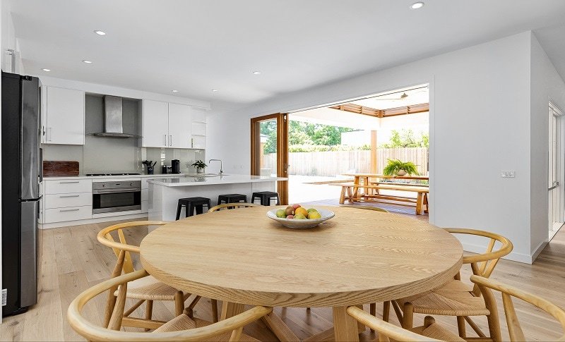 Summertimes with pool, spa and short walk to beach gallery image 5