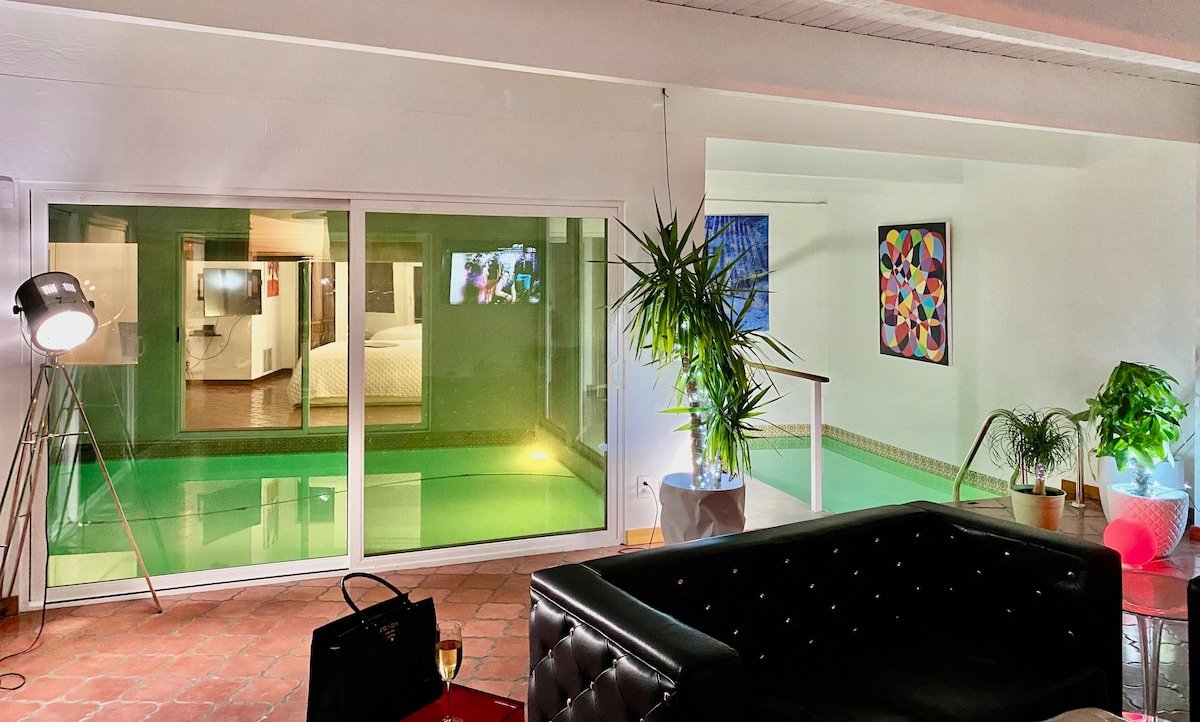 Hollywood Hills jetliner views among the stars gallery image 4