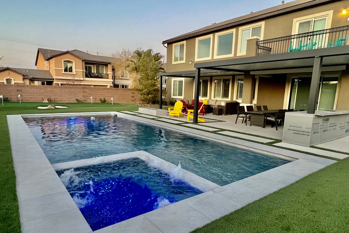 Grand Casa and Casita 3.5 miles to strip