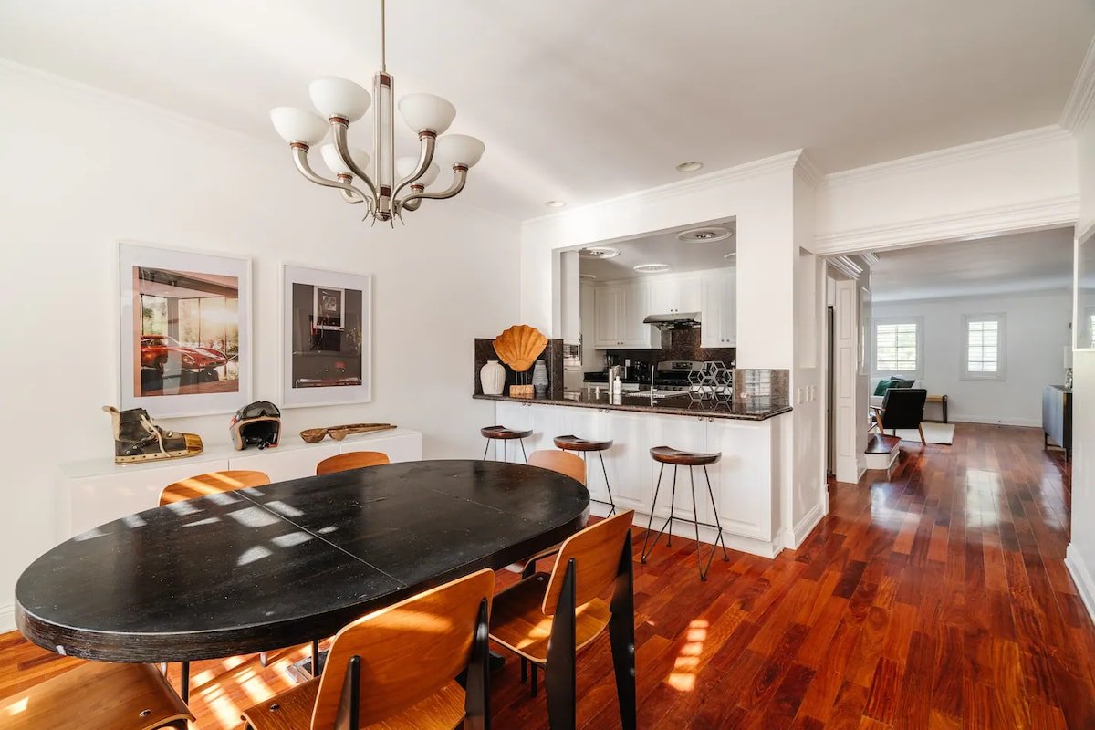 Elegant Coastal Sanctuary gallery image 5