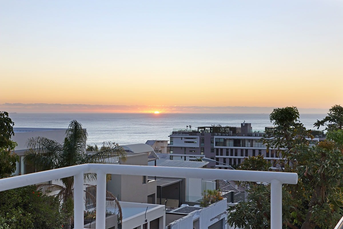 Luxury house with pool & panoramic views gallery image 2