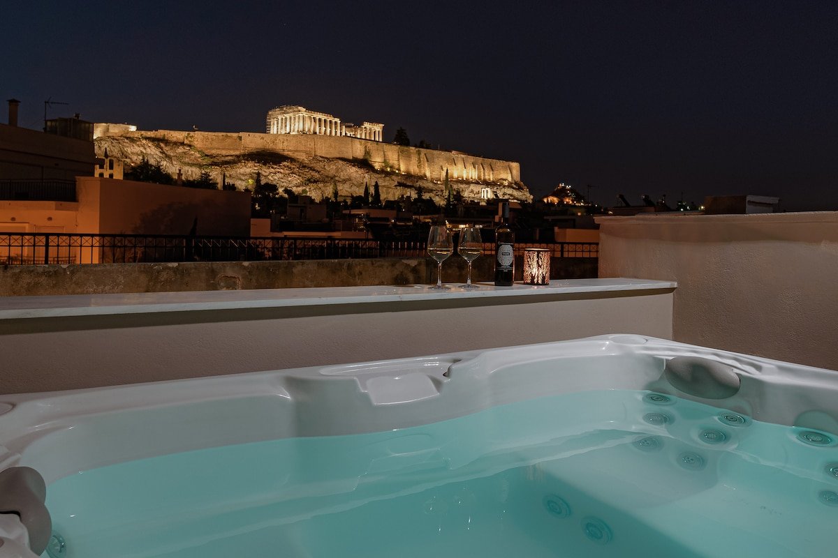 THIRAMENOUS RESIDENCE – House with Rooftop Hot Tub gallery image 4